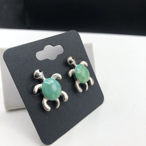 Sea Turtle Earrings Green Resin Pearlescent Confetti Silver Tone Studs - Picture 5 of 6
